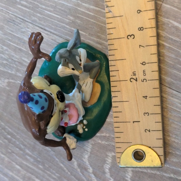 Vintage Looney Tunes Taz Bugs Bunny Birthday PVC Action Figure Cake Topper 1995 - Picture 4 of 4